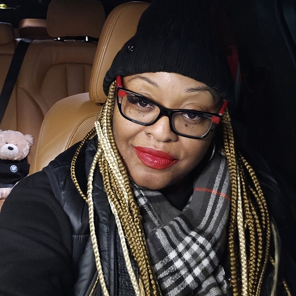 Meet your Posher, Juanita - Picture 1 of 1